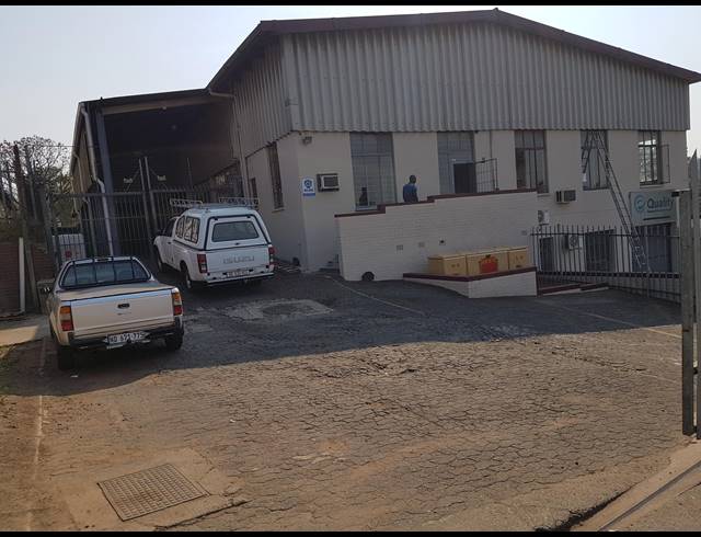 1,062M² FACTORY TO LET IN NEW GERMANY